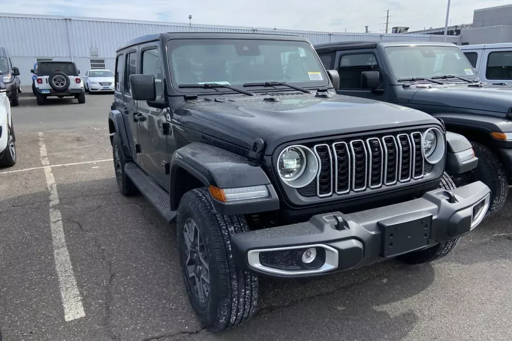2025 Jeep Wrangler Sahara photo 1