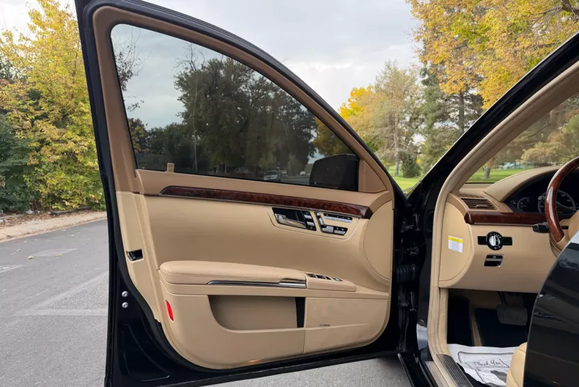 2010 Mercedes Benz S 550 4MATIC photo 1