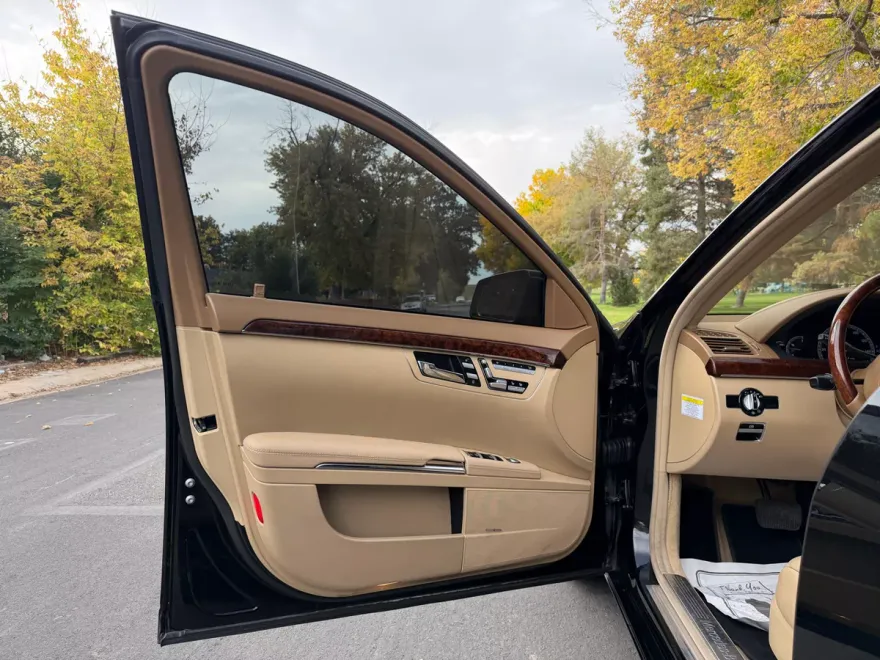 2010 Mercedes Benz S 550 4MATIC photo 1