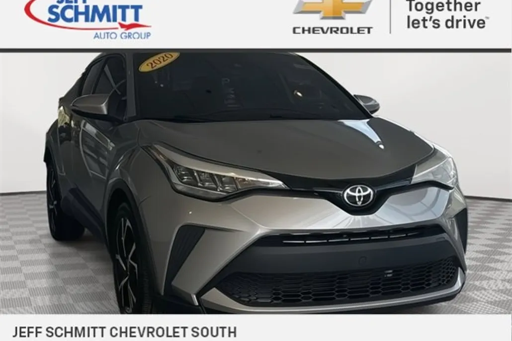 2020 Toyota C-HR LE photo 1