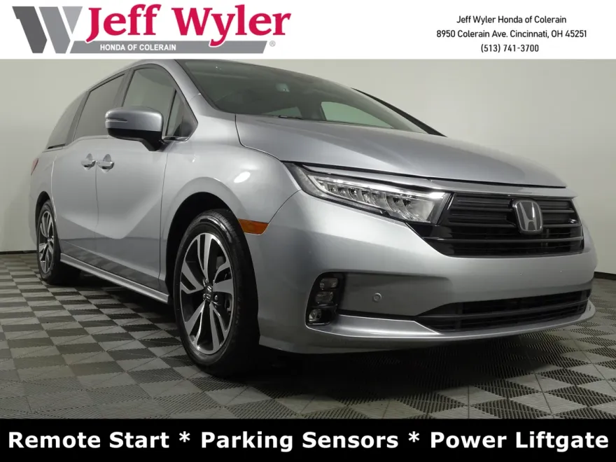 2024 Honda Odyssey Touring photo 1