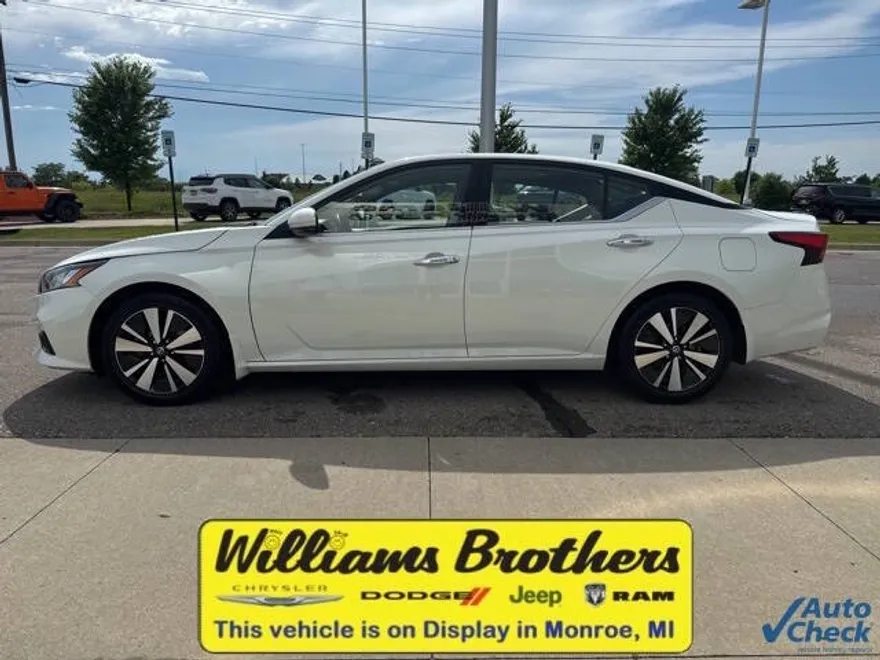 2022 Nissan Altima 2.5 SL photo 1
