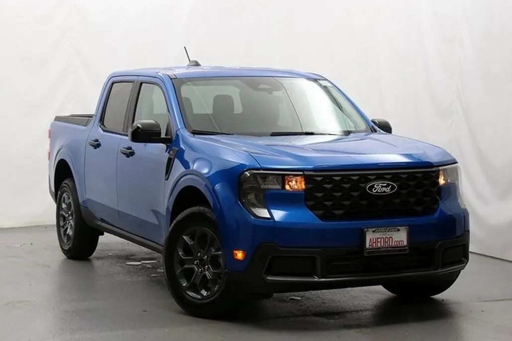 2025 Ford Maverick XLT photo 1