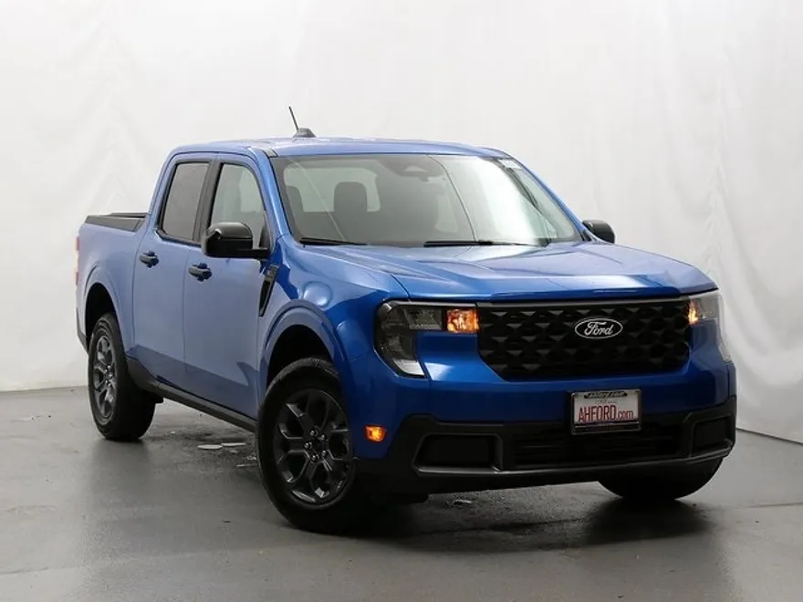 2025 Ford Maverick XLT photo 1