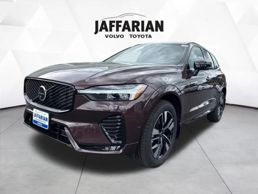 2026 Volvo XC60 B5 Plus photo 1