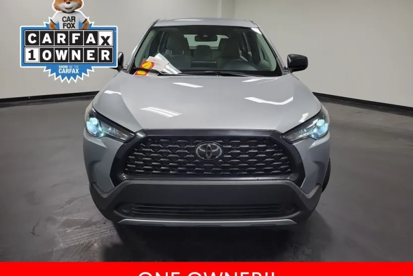 2022 Toyota Corolla Cross L photo 1