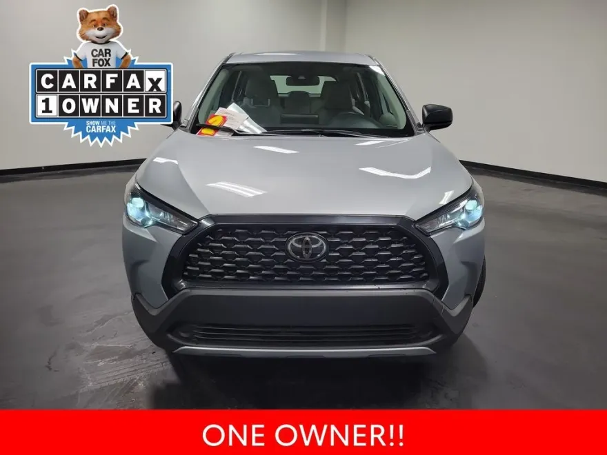 2022 Toyota Corolla Cross L photo 1