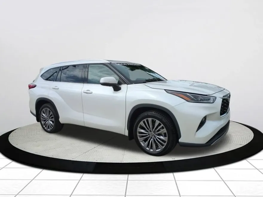2021 Toyota Highlander Platinum photo 1
