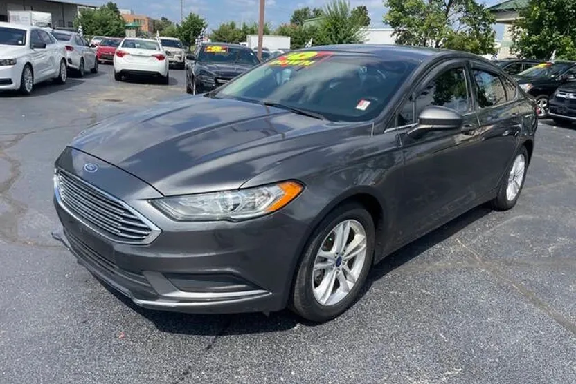 2018 Ford Fusion SE photo 1