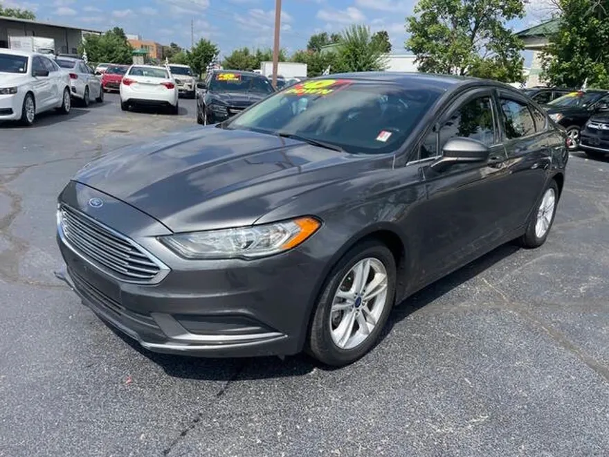 2018 Ford Fusion SE photo 1