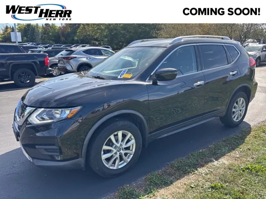 2018 Nissan Rogue SV photo 1
