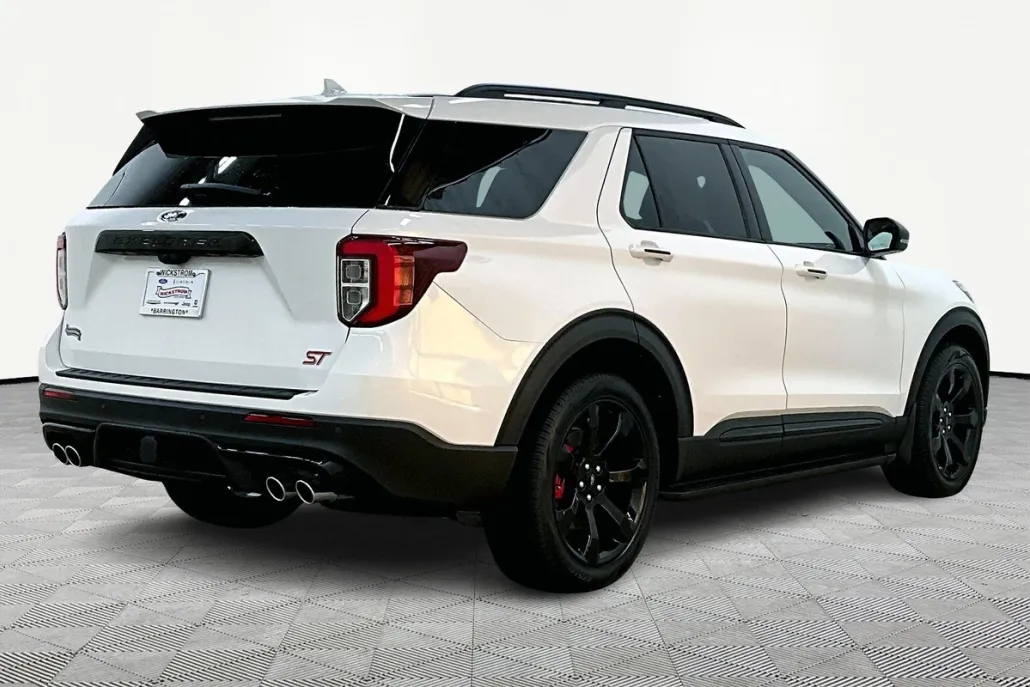 2023 Ford Explorer ST photo 1