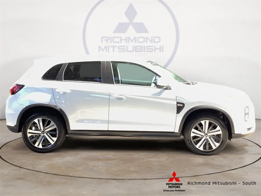 2025 Mitsubishi Outlander Sport ES SE LE photo 1