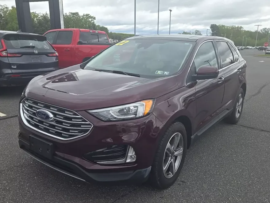 2022 Ford Edge SEL photo 1