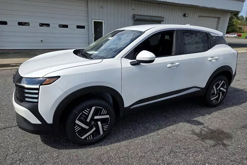 2025 Nissan Kicks SV photo 1