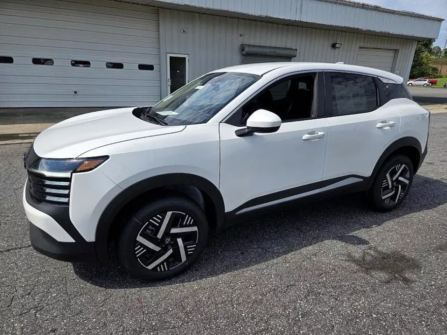 2025 Nissan Kicks SV photo 1