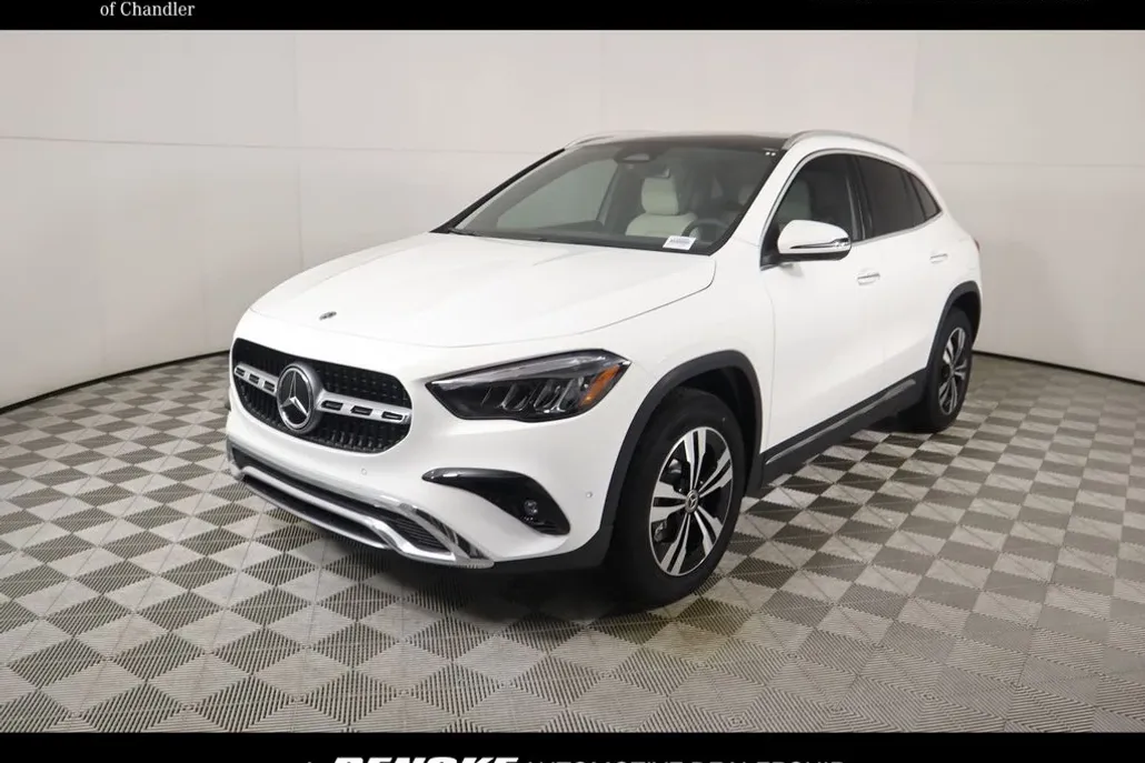 2026 Mercedes Benz GLA 250 photo 1