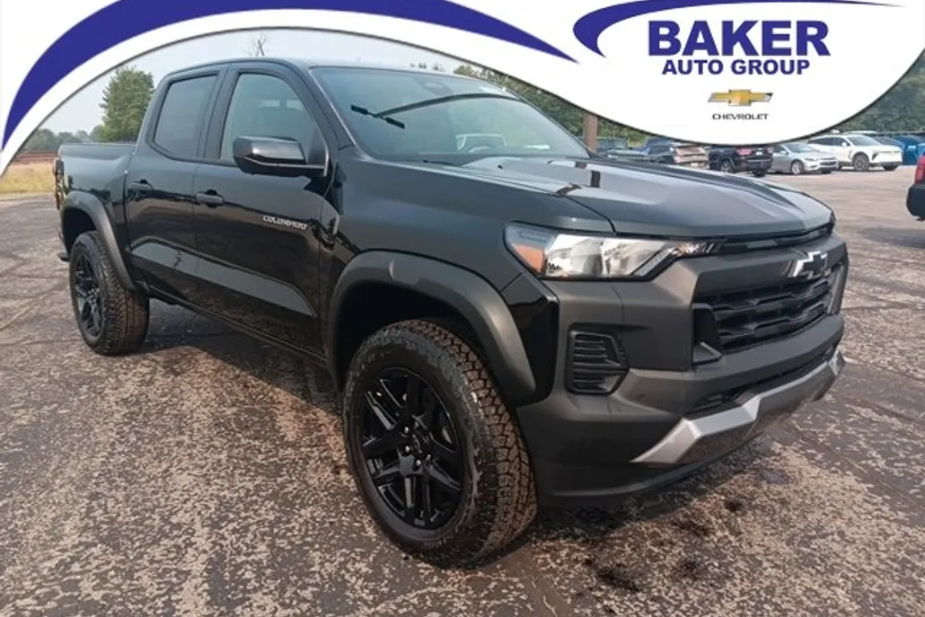 2025 Chevrolet Colorado Trail Boss photo 1