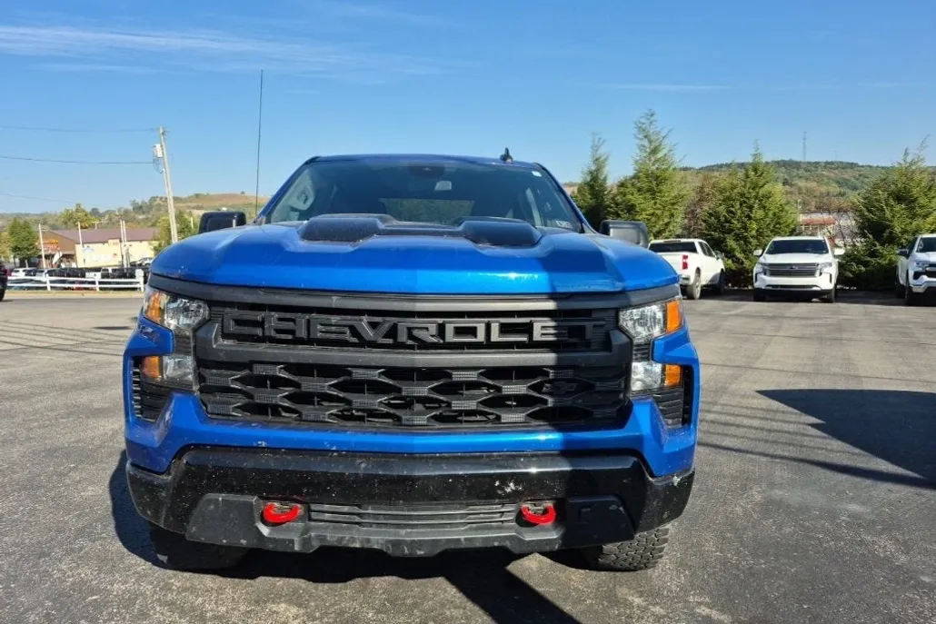 2023 Chevrolet Silverado 1500 Custom Trail Boss photo 1