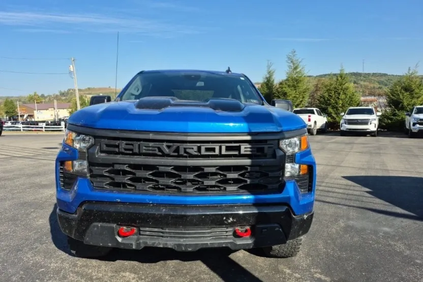 2023 Chevrolet Silverado 1500 Custom Trail Boss photo 1