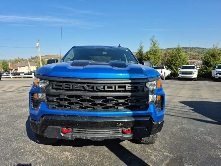 2023 Chevrolet Silverado 1500 Custom Trail Boss photo 1