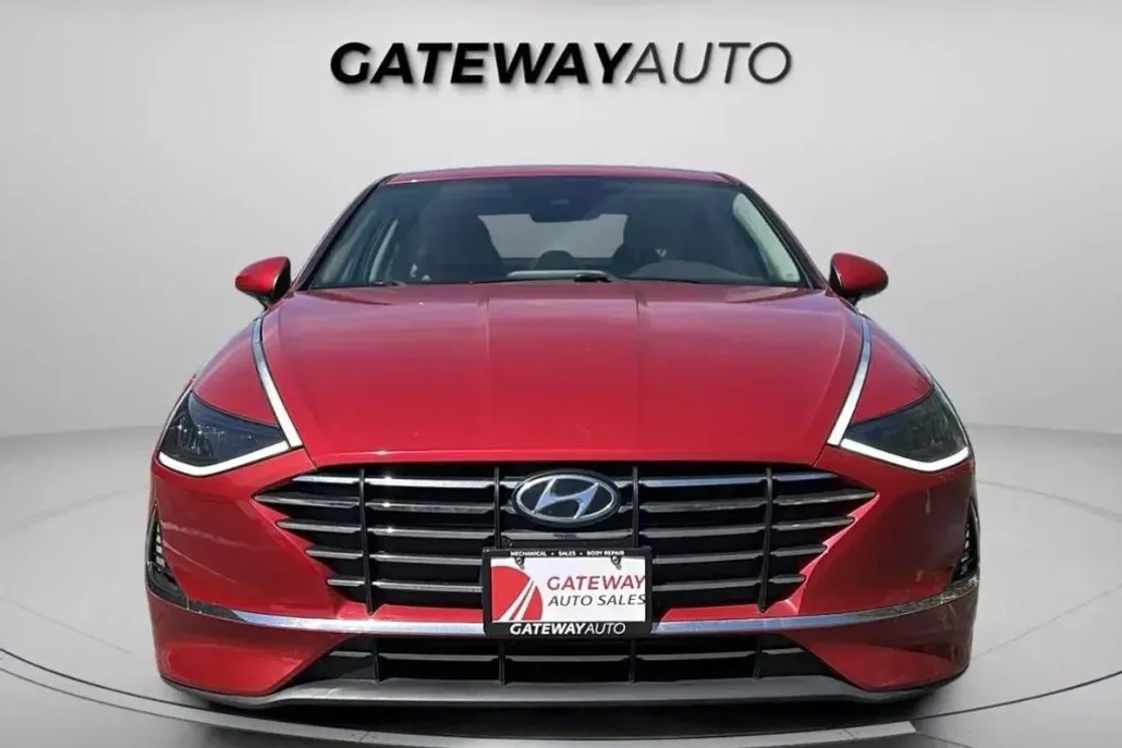 2022 Hyundai Sonata SE photo 1