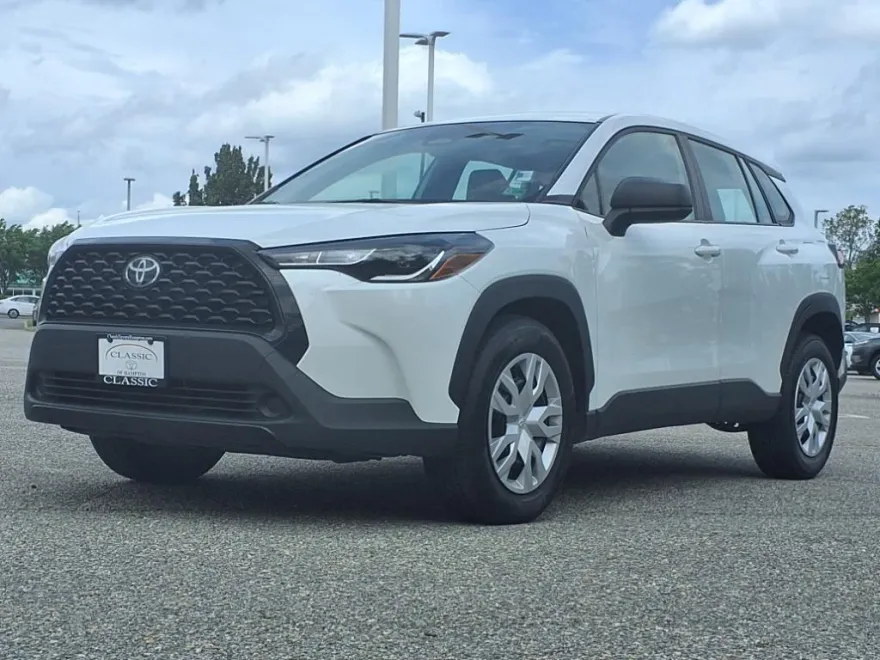 2023 Toyota Corolla Cross L photo 1