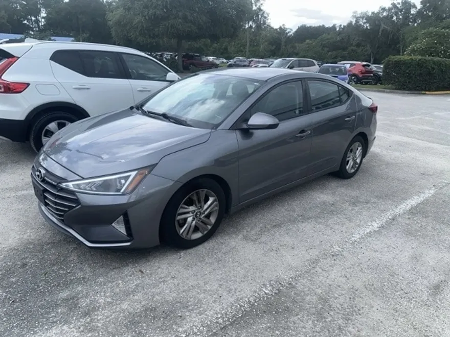 2019 Hyundai Elantra SEL photo 1