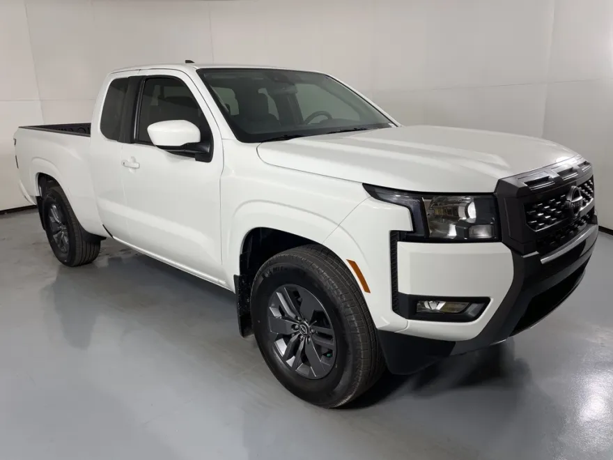 2025 Nissan Frontier King Cab SV photo 1