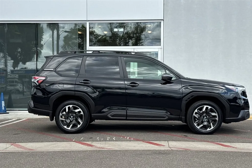 2025 Subaru Forester Limited photo 1