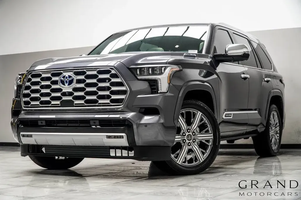 2024 Toyota Sequoia Capstone photo 1