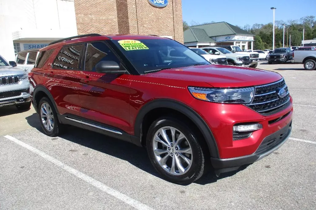 2021 Ford Explorer XLT photo 1