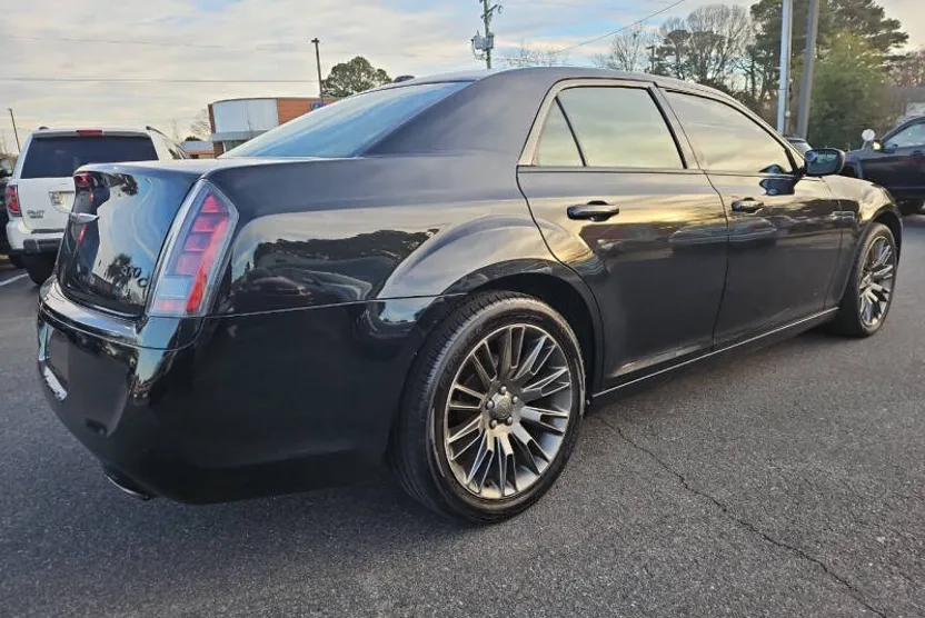 2013 Chrysler 300 C Limited photo 1