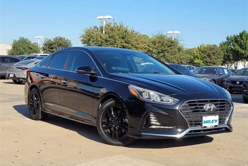 2018 Hyundai Sonata SEL photo 1
