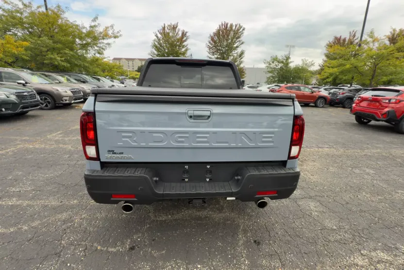 2024 Honda Ridgeline Black Edition photo 1