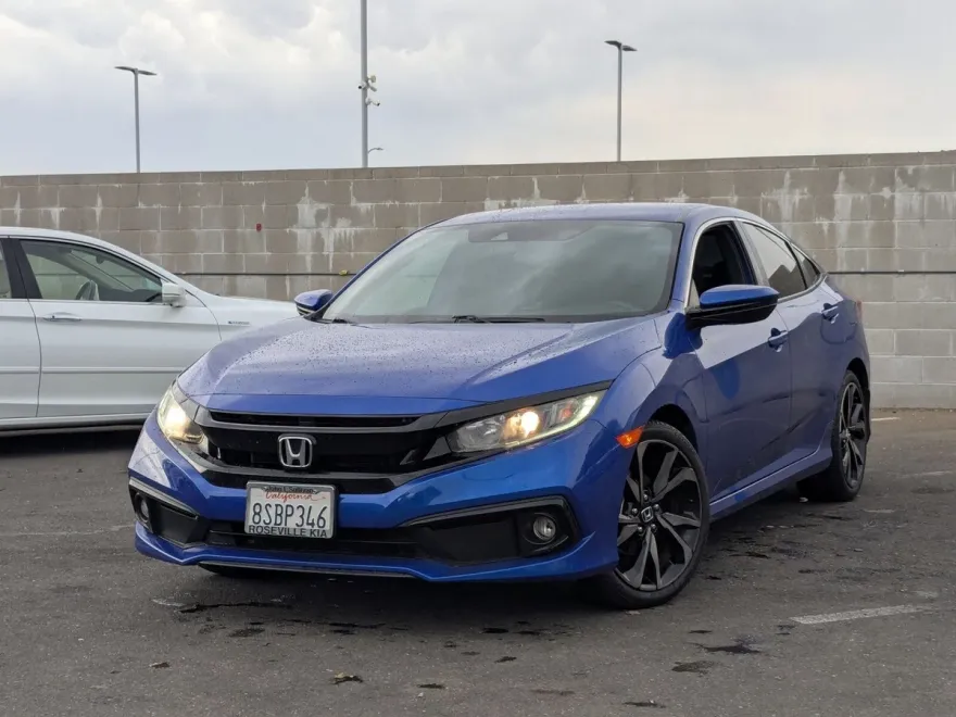 2019 Honda Civic Sport photo 1