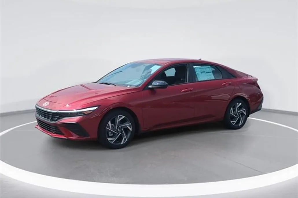 2025 Hyundai Elantra SEL Sport photo 1