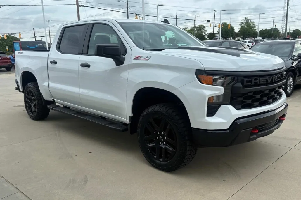 2025 Chevrolet Silverado 1500 Custom Trail Boss photo 1