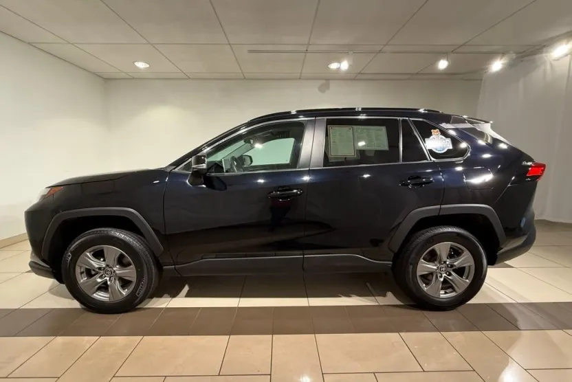 2024 Toyota RAV4 XLE photo 1
