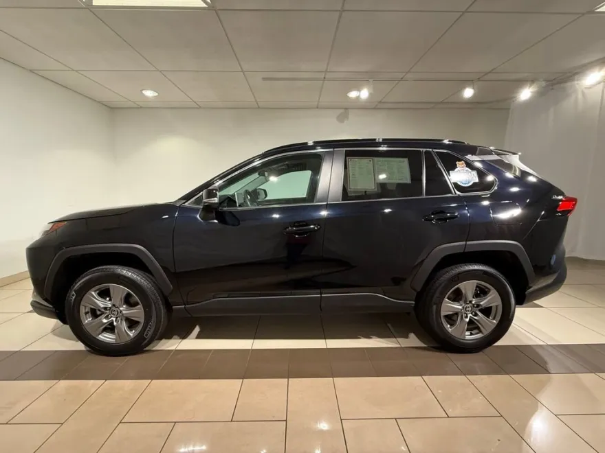 2024 Toyota RAV4 XLE photo 1