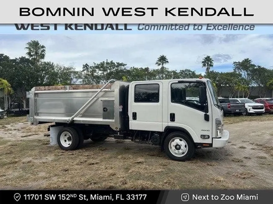 2024 Chevrolet Silverado 4500HD Base photo 1
