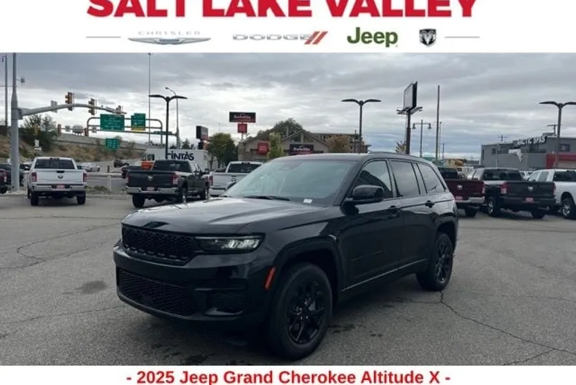 2025 Jeep Grand Cherokee Altitude photo 1