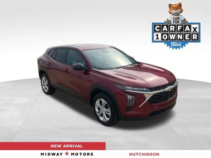 2025 Chevrolet Trax LS photo 1