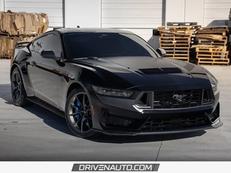2024 Ford Mustang Dark Horse photo 1