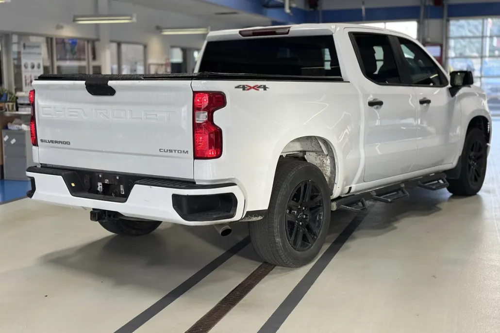 2023 Chevrolet Silverado 1500 Custom photo 1