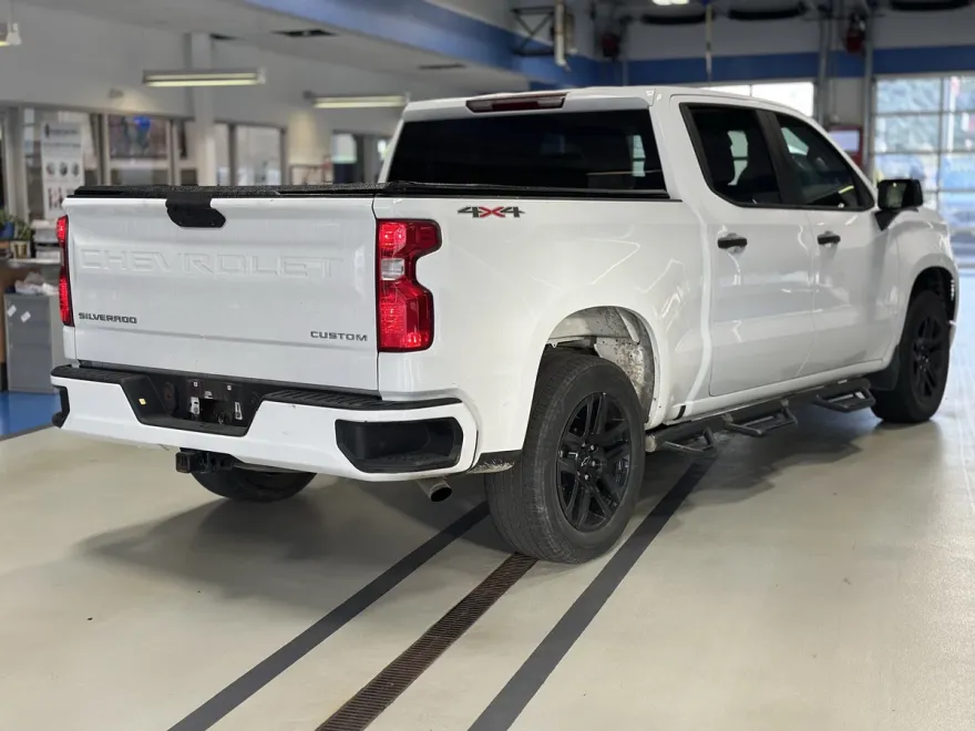 2023 Chevrolet Silverado 1500 Custom photo 1