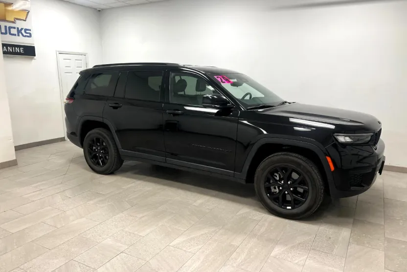 2024 Jeep Grand Cherokee Altitude photo 1