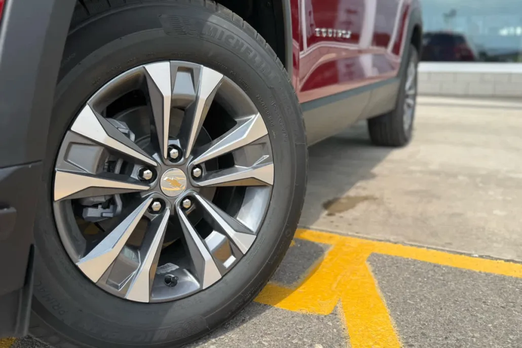 2026 Chevrolet Equinox LT photo 1