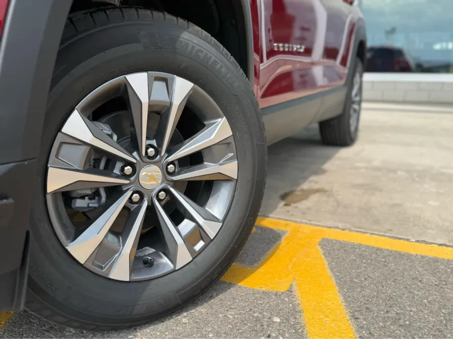 2026 Chevrolet Equinox LT photo 1