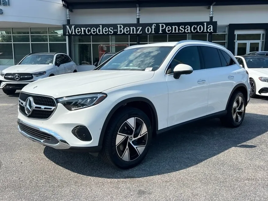 2024 Mercedes Benz GLC 300 4MATIC photo 1
